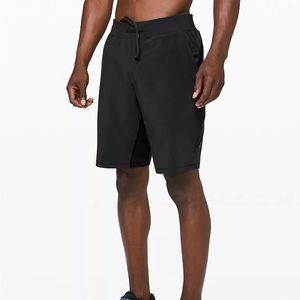 T.H.E lined Lululemon mens short 9” size M